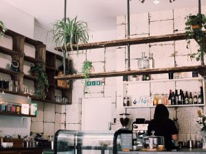 Inreda med café-känsla hemma