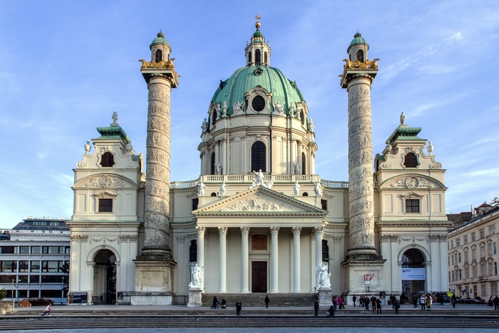 Karlskirche i Wien